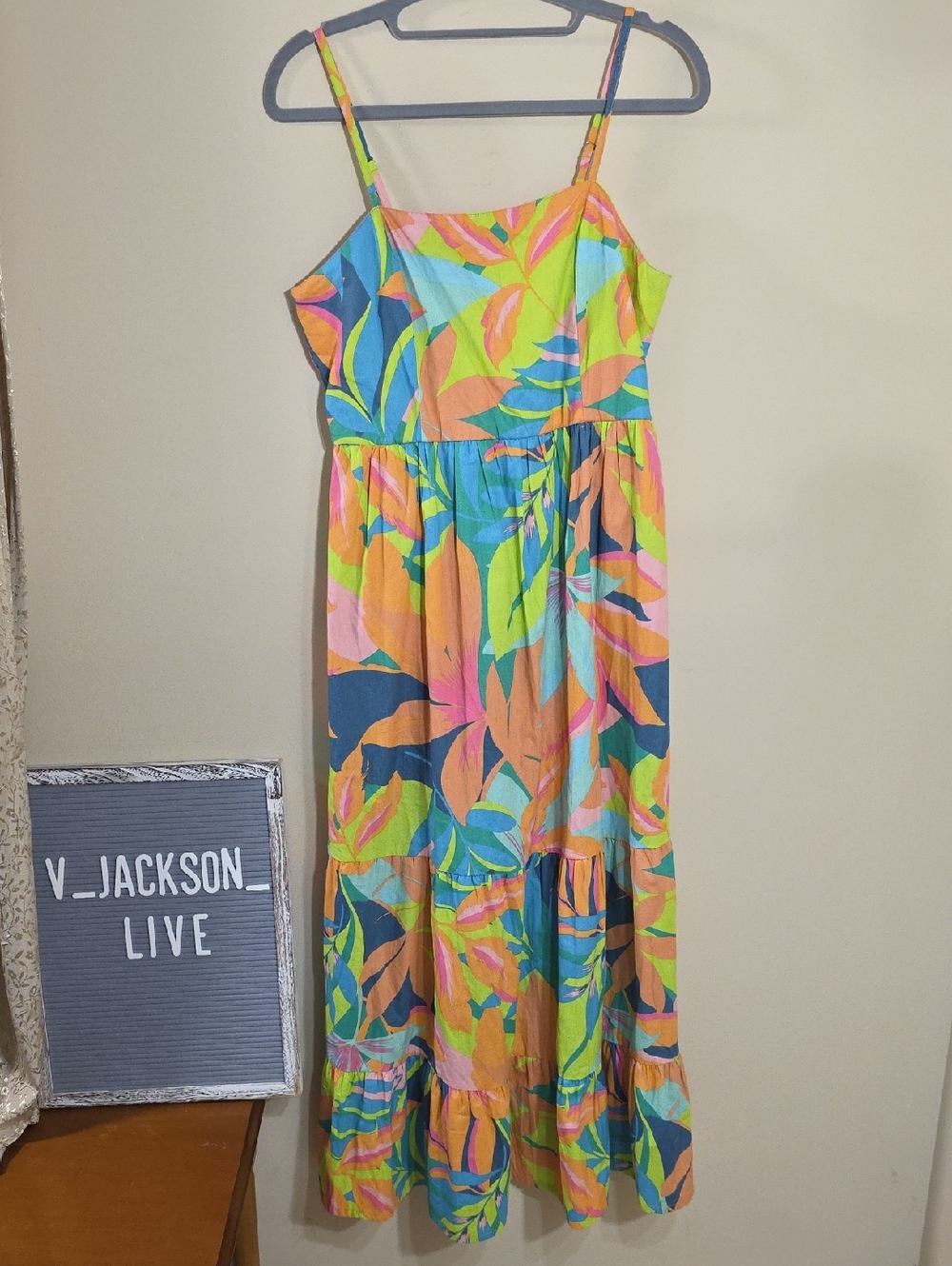 Sleeveless Tropical Print Maxi Dress in Multicolor